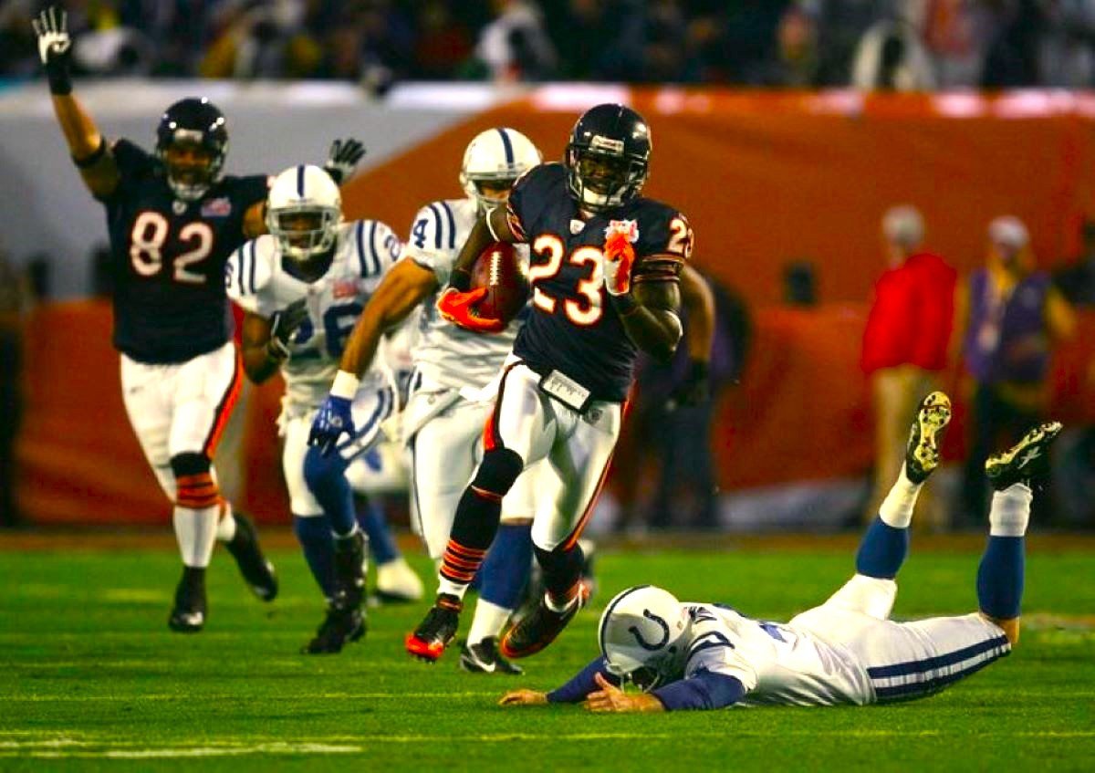 ClubhouseCancer's tweet image. Been advocating for 35+ years for moving the #SuperBowl to Saturday. Just because something has always been done one way doesn&apos;t make it right. Move the SB to Saturday, then Americans can have as much fun as they want, recover on Sunday, and not miss work Monday. #ProblemSolved