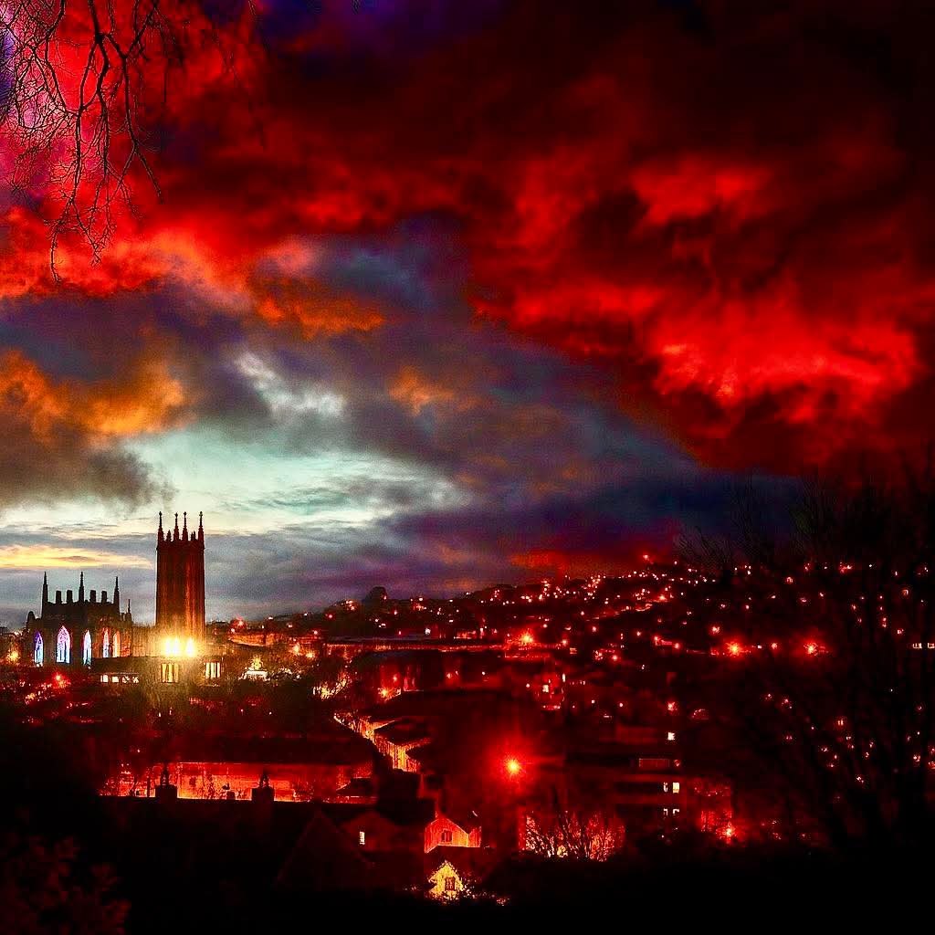 ThisIsIreland3's tweet image. A very fiery sky over Cork's Northside 🔥🔥 

📍 Cork City - Ireland ☘️ 

📸 Greg Erics

#Cork #Redsky #Ireland #Corkcity