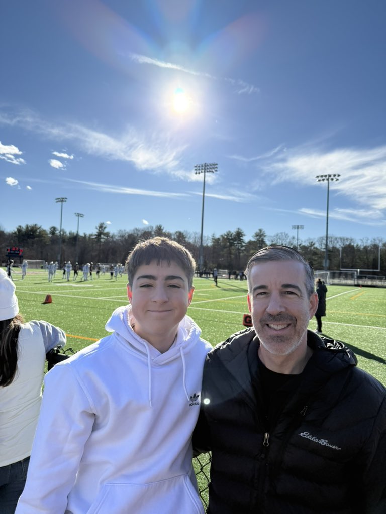 Starting Thanksgiving surrounded by family and football. Grateful for this time together and for all the little moments that make this day so special. Wishing everyone a wonderful Thanksgiving filled with love, laughter, and plenty of memories!