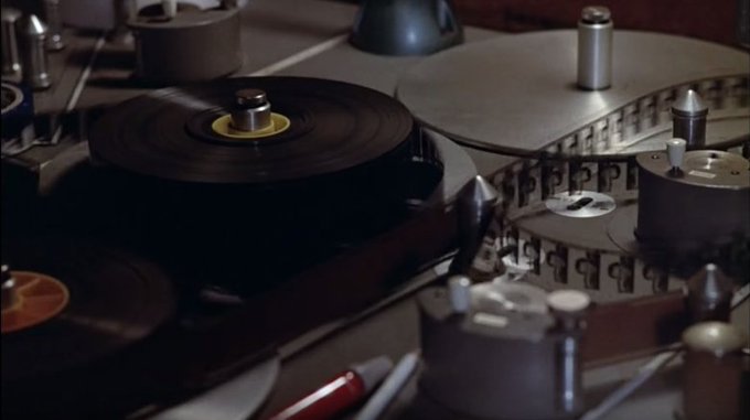 How Does an Editor Think and Feel? youtube.com/watch?v=3Q3eIT…