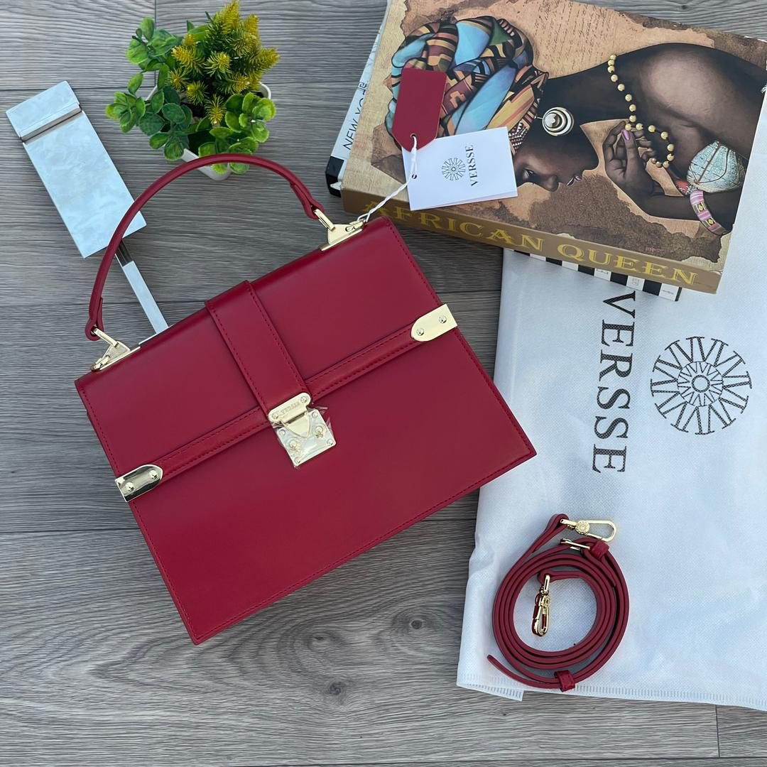 claracrocs's tweet image. Finally, the algorithm showed you this beaut🥺❤️

Oya buy 😍😍😍