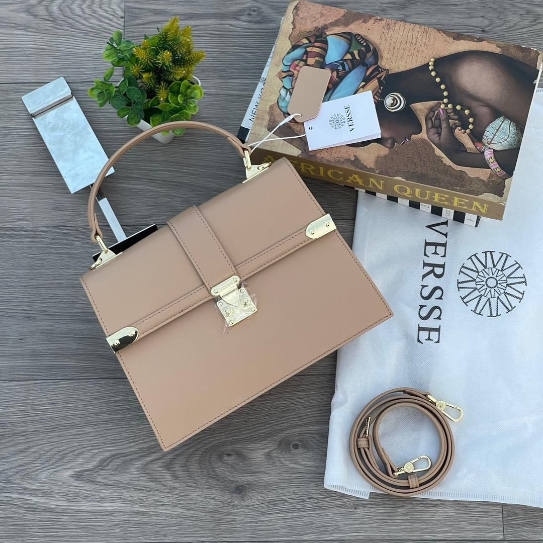 claracrocs's tweet image. Finally, the algorithm showed you this beaut🥺❤️

Oya buy 😍😍😍