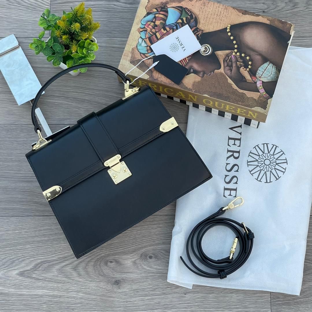 claracrocs's tweet image. Finally, the algorithm showed you this beaut🥺❤️

Oya buy 😍😍😍