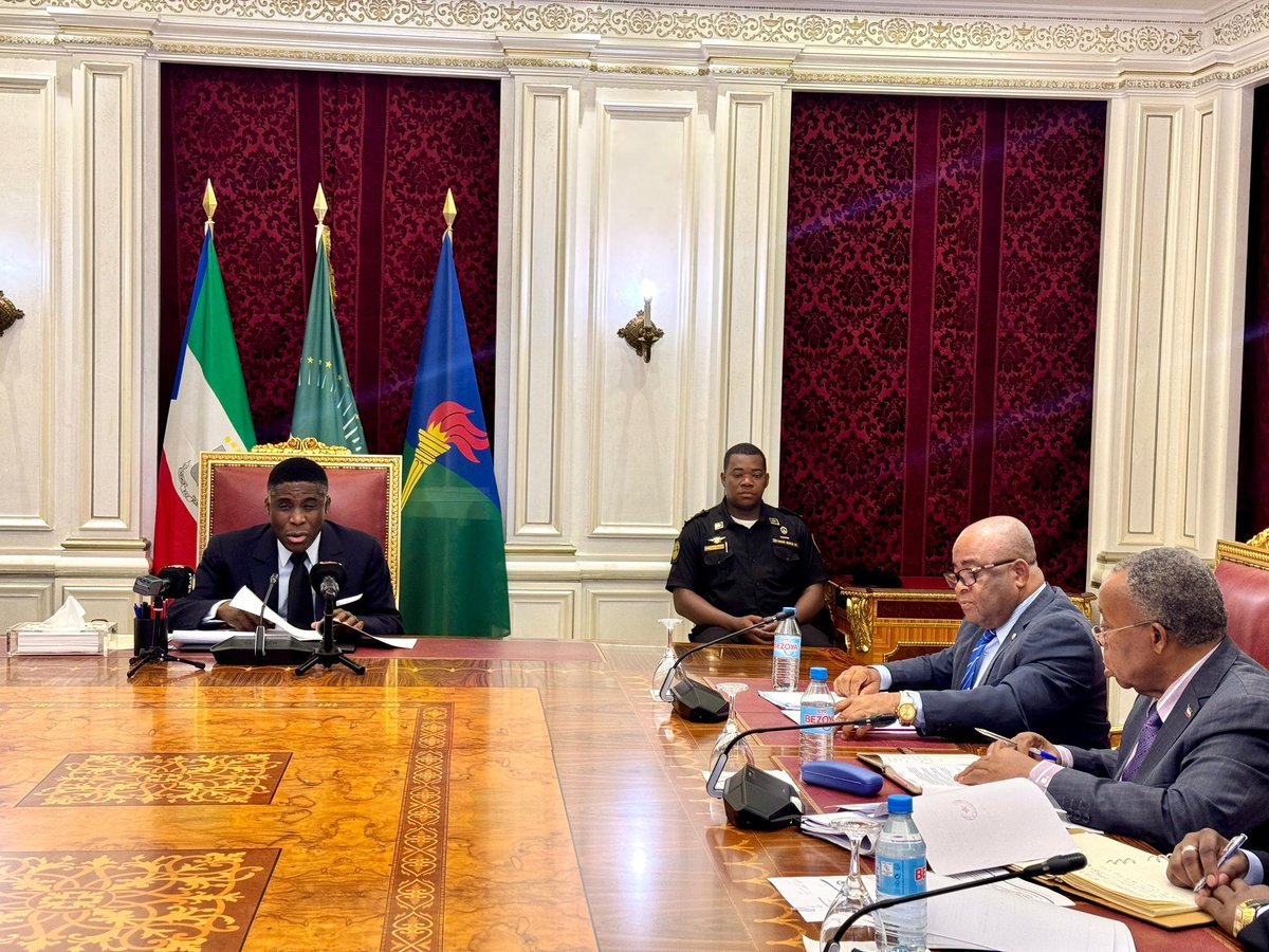 Hemos vuelto a analizar la implementación de la segunda fase del proyecto industrial de arroz y pienso en Dum Así, Niefang. Este miércoles hemos discutido las cantidades de material, las hectáreas necesarias y el precio del proyecto general y su implementación en fases. 

Las