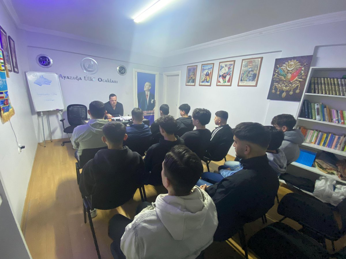 ayazagaaocak's tweet image. Ayazağa Ülkü Ocakları olarak 2025-2026 Eğitim Öğretim Yılı Güz Dönemi Seminerlerinden “Türk Dilinin Kültürel Varlığımız Açısından” konulu seminerimizi gerçekleştirdik.

Var olsun Ülkü Ocakları 🇹🇷

@Aalparslandogan 
@muslumykt
