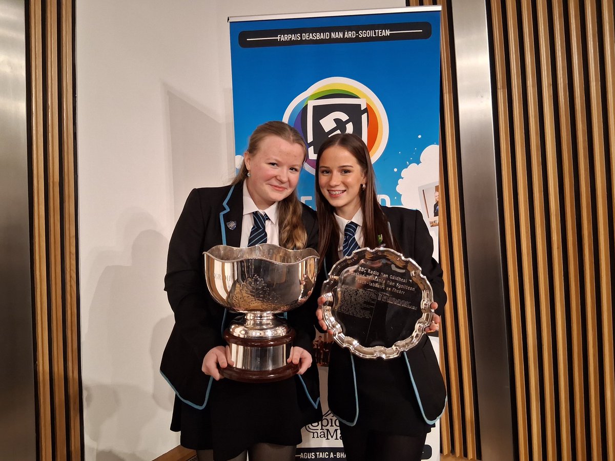 Deasbad Naiseanta tweet media