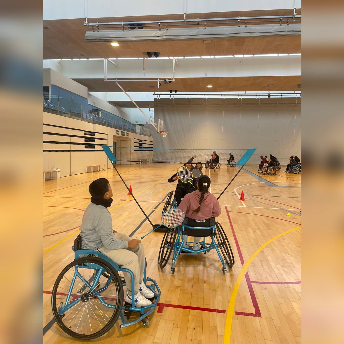 2n d’ESO ha participat en una sortida al Pavelló del Gornal per sensibilitzar-se sobre la discapacitat. Han practicat diversos esports adaptats. Ha fomentat empatia, respecte i consciència inclusiva.
#ieperelliscart #secundàrialliscart #curs2025i26