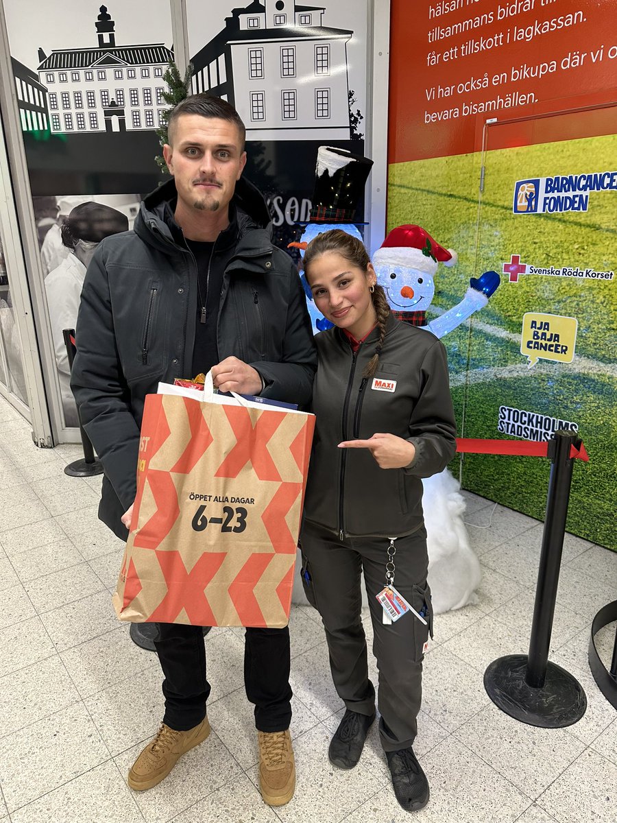 Adam Becker tweet media