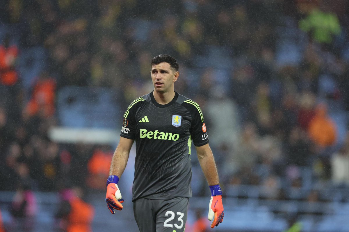 Emi Martínez tweet media