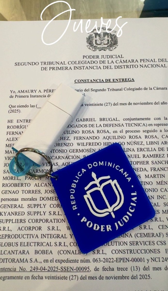 Elizabethdpr's tweet photo. Notificación de una sent. de 10,841 pág. vía USB, caso J. Alexis Medina+, un hito para la justicia dominicana. Todas las partes aceptaron esta modalidad. El Ministerio Público, pionero en la notificación digital de evidencias, sigue trazando pautas para una justicia + eficiente. https://t.co/IoJvfzAD50