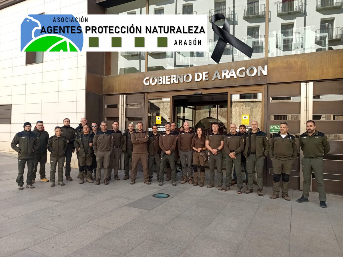 Minuto de silencio en Teruel en la puerta del Gobierno de Aragón en memoria de la compañera Cristina Gallardo recientemente fallecida en acto de servicio en Moraira (Alicante)
D.E.P.
