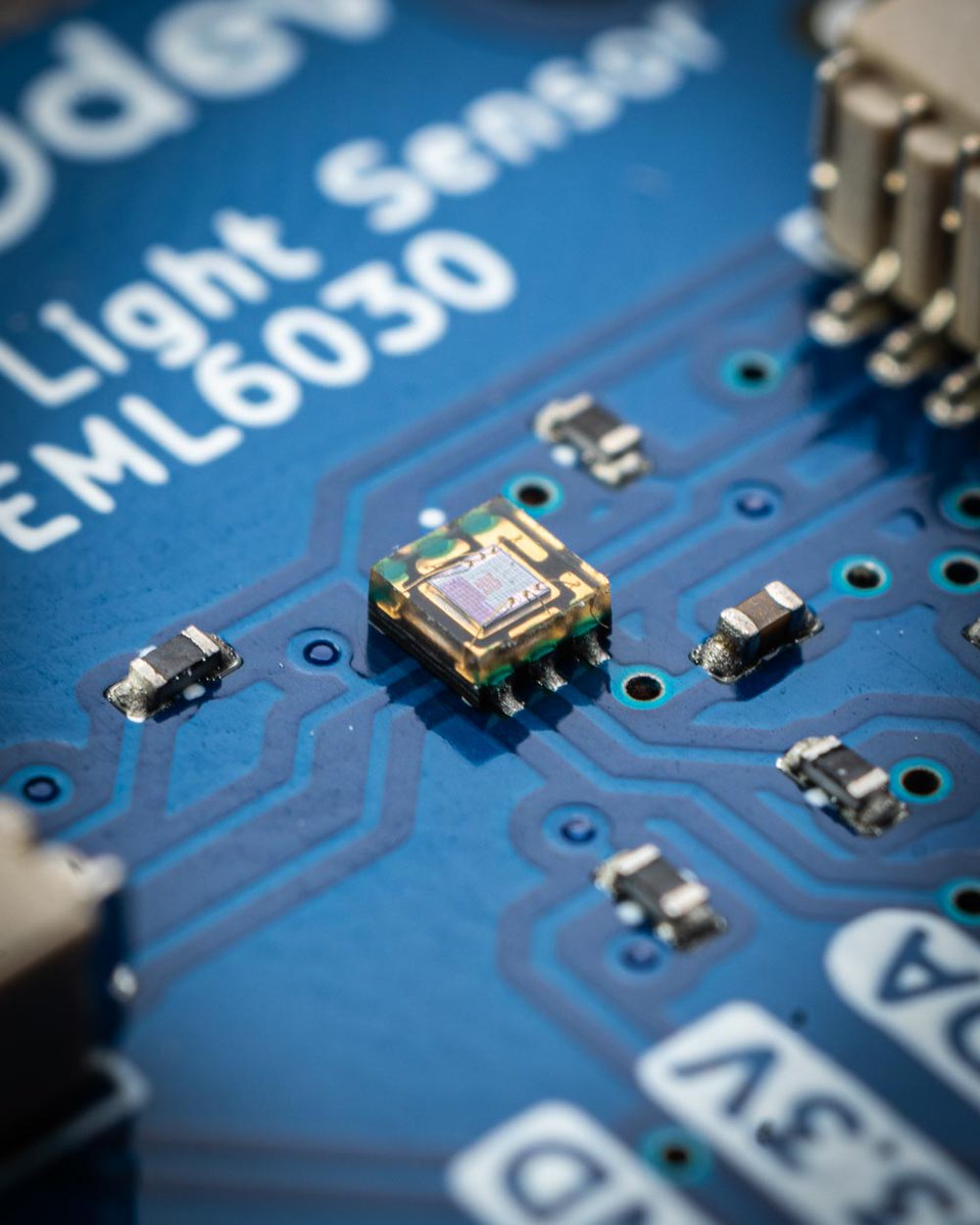 Control your project based on light conditions with the PiicoDev Ambient Light Sensor. A great tool for sensing nightfall or overcast conditions with the onboard VEML6030 sensor boasting 16-bit precision. Learn more about our ambient light sensor here.⁠ coreelec.io/1ix