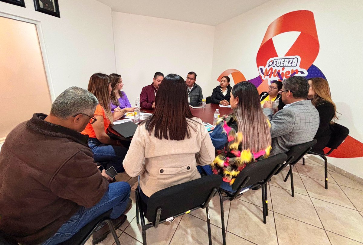 Rumbo a la 5ta generación del programa Imparables, se afinan detalles en conjunto con la coordinación general de los CECATI y el equipo del <a href="/IMMDURANGO/">Instituto de la Mujer Durango Capital</a> encabezado por la directora Alejandra Acosta 😁👍