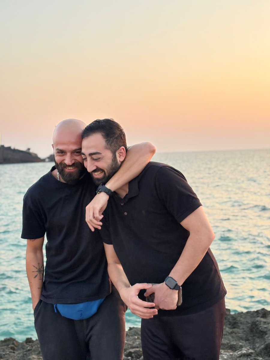 hooman_jfri's tweet image. ممنون. رسید