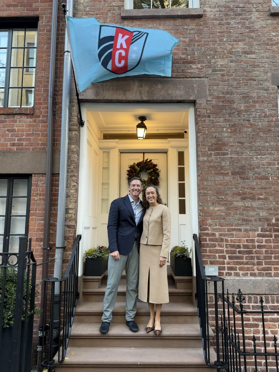 Chris Long tweet media