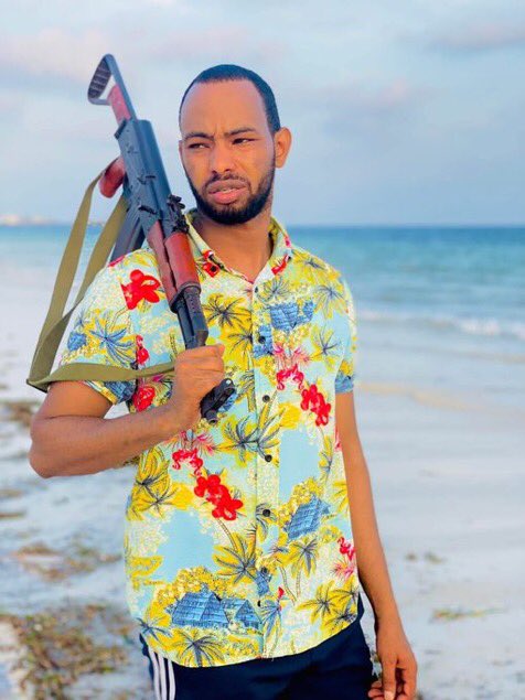 westtoeastt's tweet image. Abdinur Nihaye Ahmed(@Abdidhanto) from Somalia came into the country illegally in 2023 through Mexico. One year later he got a CDL from “Rocky Mountain Training School” in Utah.

He’s now a truck driver and political activist in Minnesota having campaigned alongside @IlhanMN and…