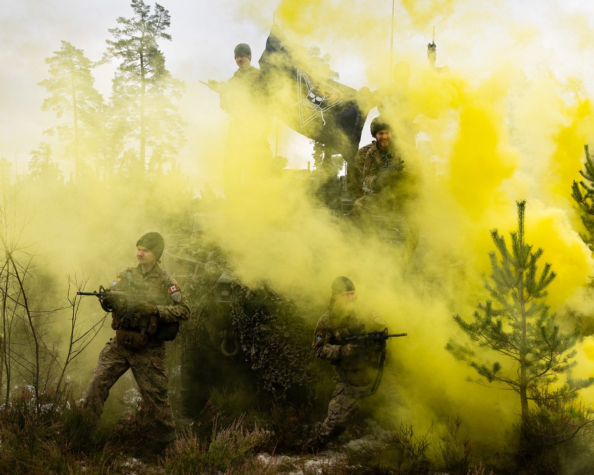 CanadianForces's tweet image. Squad vibes = unmatched 🔥
Canadian members of NATO Multinational Brigade Latvia (MNB-LVA) 61 Reconnaissance Platoon pose for photos at Camp Adazi, Latvia, on Nov. 21, 2025. The CAF has approximately 2,200 members in Latvia under #OpREASSURANCE.
📸Cpl Connor Buchanan