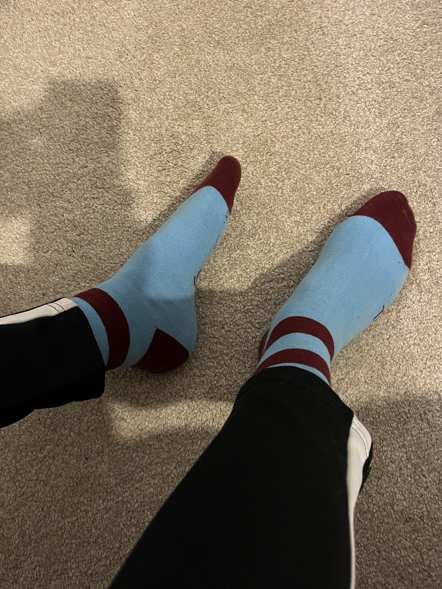 devjheeta's tweet photo. Andβ¦.. Another one. The lucky streak continues. Bring on the dingles Sunday πͺπΎππ @PunjabiVillans #luckysocks #andanotherone #dont #shirley @SteveDeery https://t.co/d8zbu3KcKi