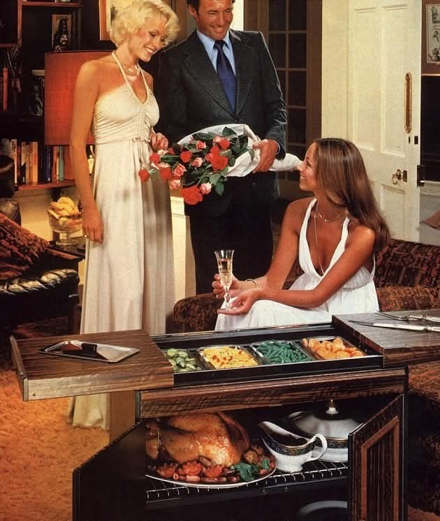 palephoenix's tweet image. #ExecutiveTime!

Thanks be given for putting up with me, @AdamKinzinger, this past year or so. I mean you no harm, and hope for the day you stop making any sense to my liberal self.

#KrustiNoname #BlackFriday #THXMAS #Chrismukkwanza #StephenMillersBird #IDontKnowHer  #TWOMP