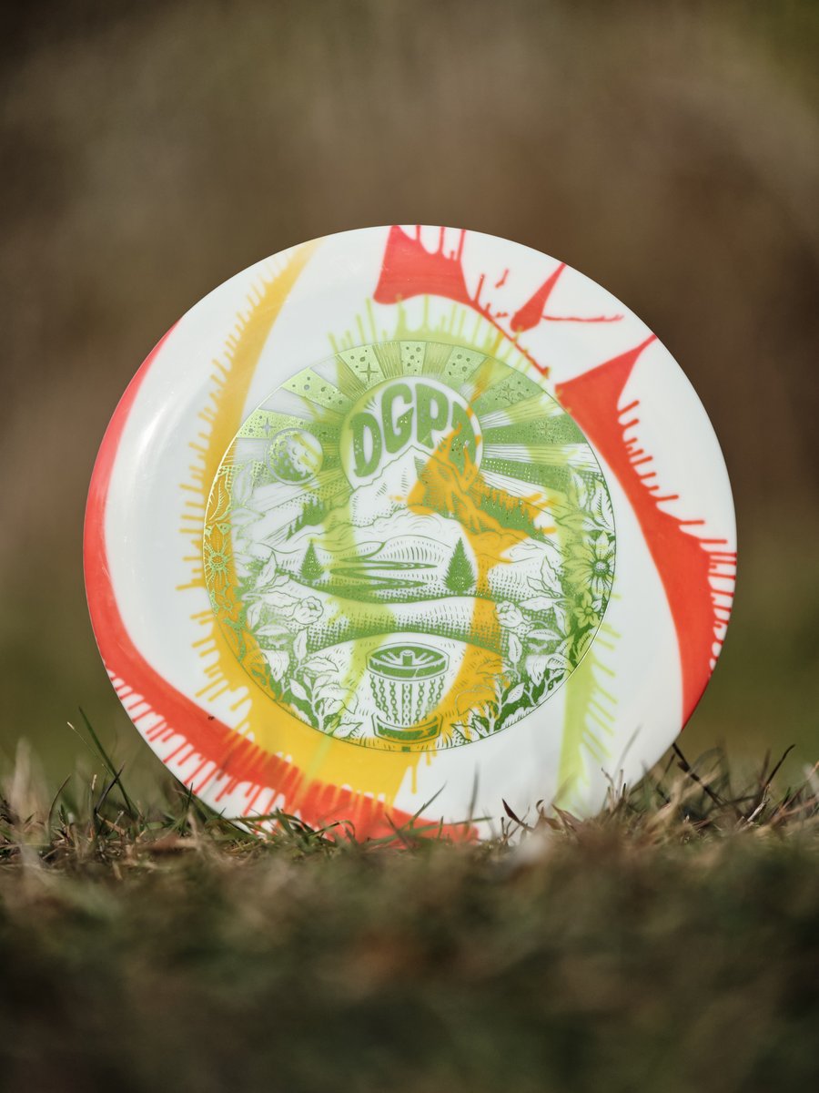 DiscGolfProTour's tweet image. The biggest DGPT Pro Shop sale of the year starts at midnight Eastern tomorrow!

Mystery boxes are back, plus 30% off apparel, 30% off accessories, and 15% off discs.

No codes needed. Shop from tomorrow through Monday at shop.dgpt.com

#DGPT #DiscGolf #BlackFriday