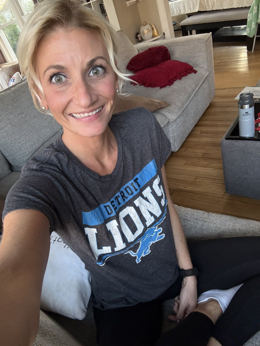 amandasolimando's tweet image. Skip is off to work a double, but we had him home for Thanksgiving lunch with my family. Today was the best day♥️