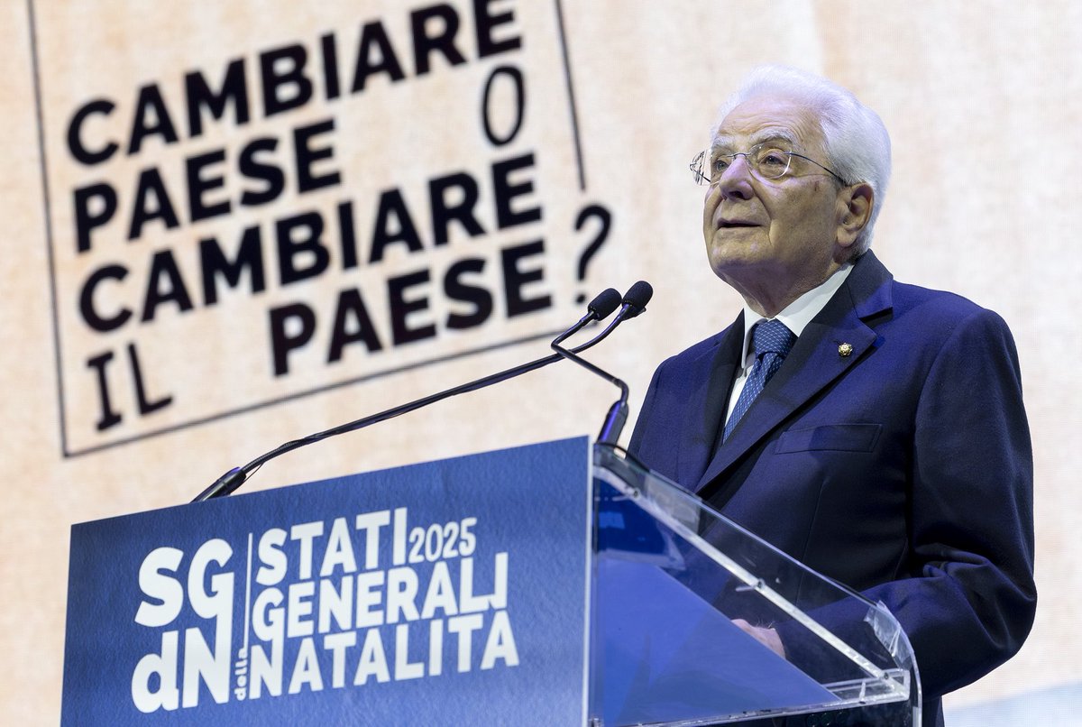 Quirinale's tweet image. Mattarella: In uno Stato democratico - come la nostra Repubblica - i temi della natalità si caratterizzano come espressione alta del dovere delle strutture pubbliche di porre i cittadini nella condizione di esprimere in piena libertà la loro vocazione alla genitorialità