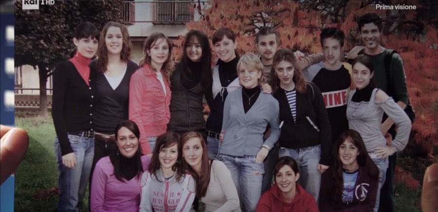 intosarasmind's tweet photo. PER PIACERE MA CHE FOTO È #unprofessore3 https://t.co/ixD6tCUESw