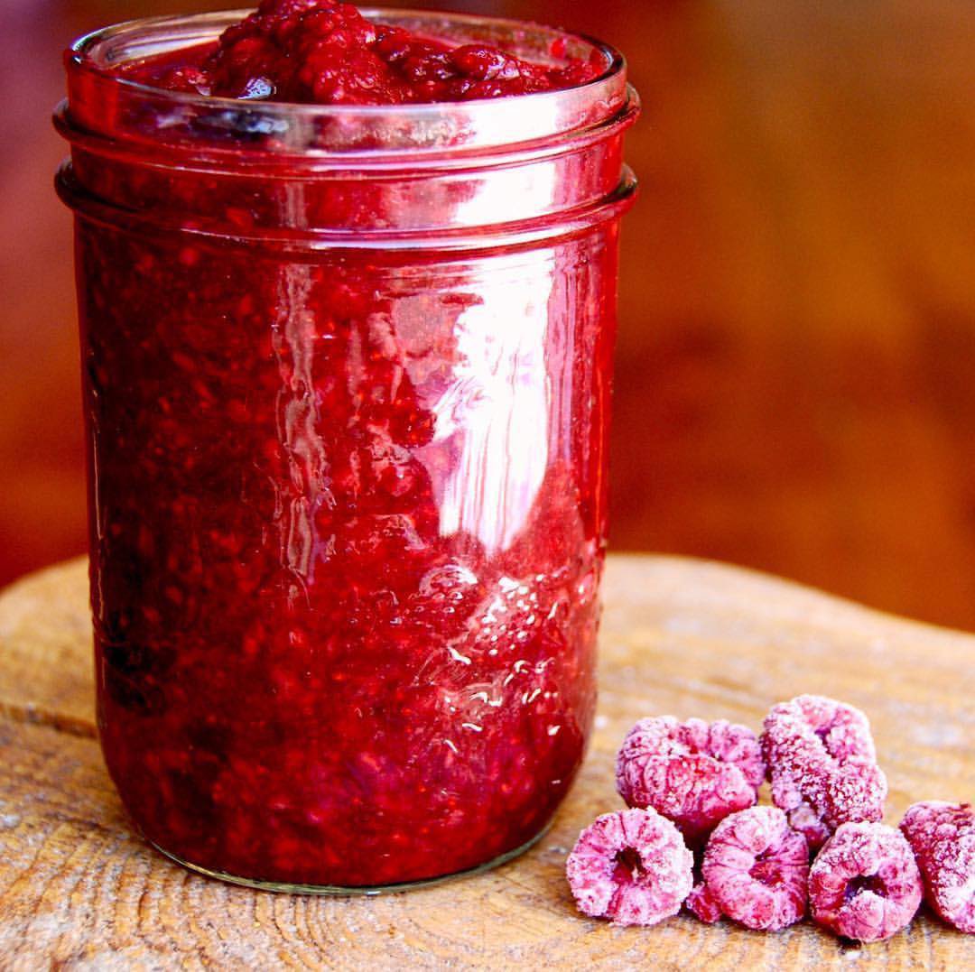 EnfieldFarms's tweet photo. Wishing you all a BERRY happy THANKSGIVING 🦃 Adding frozen raspberries is an easy way to make your holiday meal even more delicious + nutritious ♥️ #WeAreEnfieldFarms #GROWwithus #Thanksgiving #Raspberries #Repost @justaddberries https://t.co/2roAHT7DZr