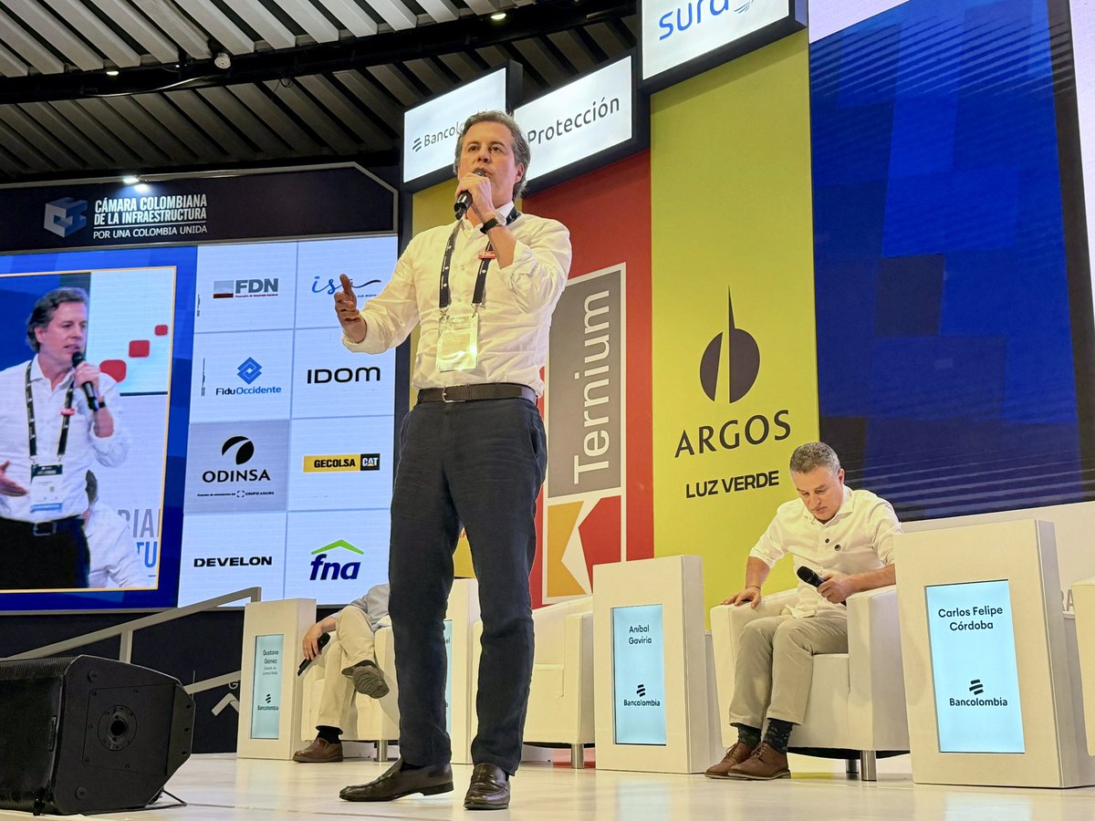 #AEstaHora participamos en el #22CongresoInfra de <a href="/camaradelainfra/">Cámara Colombiana de la Infraestructura</a>.
Colombia necesita infraestructura que conecte producción con oportunidades, que reduzca costos logísticos y que cierre brechas regionales. Obras que se concluyan, que tengan mantenimiento y que mejoren la vida de