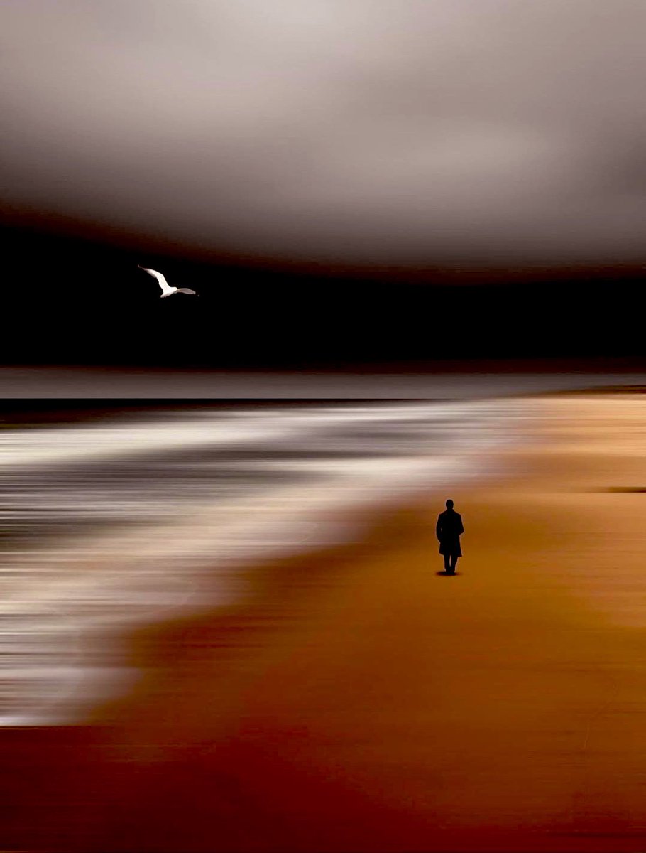 bir yoldan geri dönmek
bazen bir 
ilerleme biçimidir…

#geceye