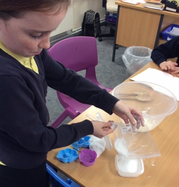LancotSchool's tweet image. Yr4 had an amazing masterclass from Mrs Parry today as part of their Science lesson on states of matter! A fantastic warm-up for next week’s WOW Workshop - excitement is definitely building! 🔬✨ #ScienceInAction #Year4 #STEM