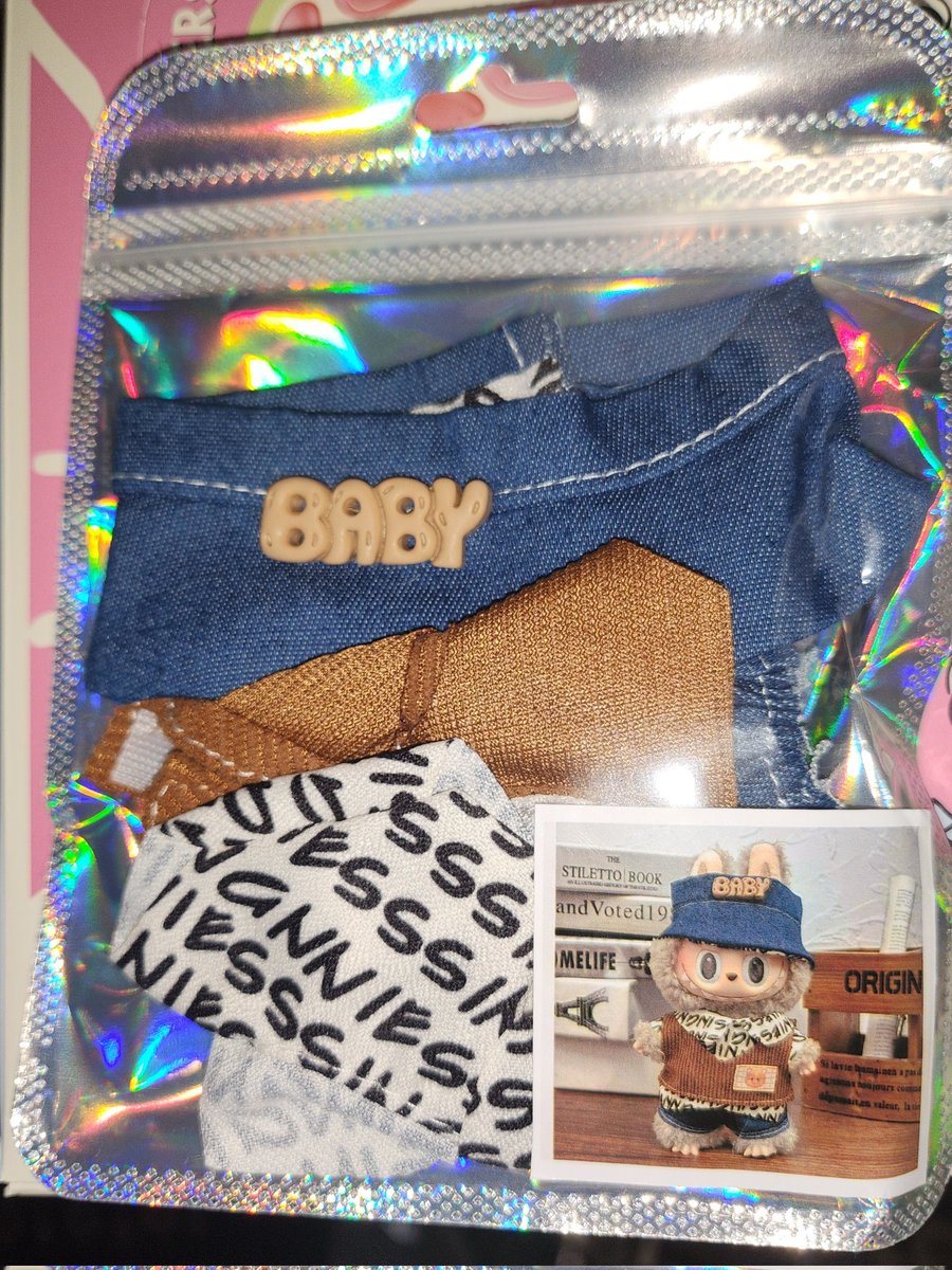 jS0MJAi_'s tweet image. Labubu outfits! I&apos;ll sell them this weekend!