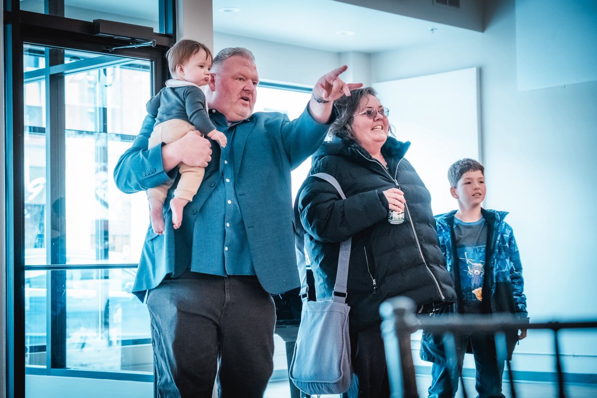 TobyForSD's tweet image. My favorite Thanksgiving tradition is our Doeden Investment Group Turkey Dinner giveaway. This year we proudly served and delivered more than 400 hot meals to friends, families, and those in need. I love our team and their willingness to chip in and give back to others. This…