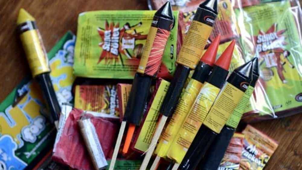 romatoday's tweet photo. Regolamento anti botti, il Consiglio di Stato ribalta il Tar: a Roma si potranno vendere e usare fuochi d'artificio https://t.co/0h3nOtBN3a https://t.co/NjC1atos6j