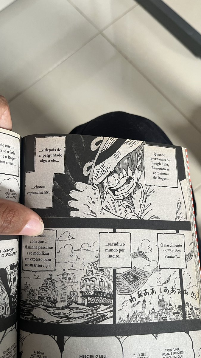 _rblock's tweet photo. @PunkRecordsLab Sei que não tem nada a ver com o assunto. Mas reparei numa coisa que não vi ninguém falando… Acho que nessa cena aqui, o Roger diz ao shanks que ele é o filho perdido do garling, por isso ele chora tanto e diz aquelas coisas pro buggy (posso tá maluco também rsrsrsrs) https://t.co/MTroUzQQ8g