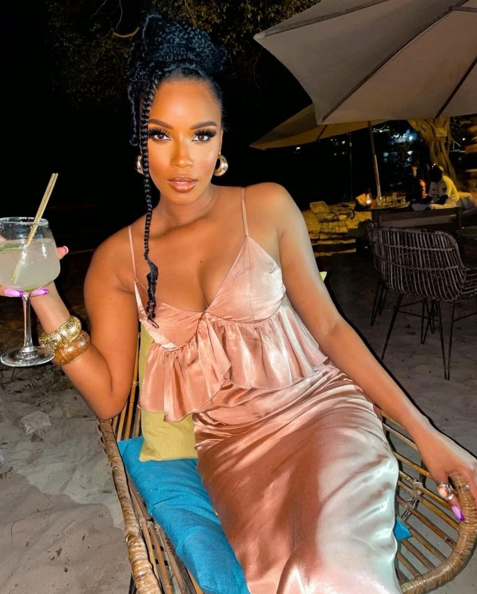 JeanAmourMusk's tweet image. They&apos;ll write all over your brain with that &quot;love&quot; you&apos;re feeling. Take it easy! Work on this @HACSONET&apos;s #project rather 👒