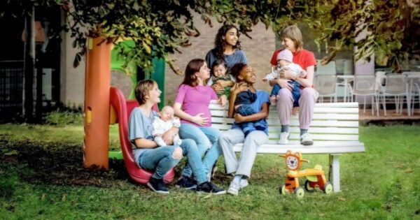 Un'altra prova d'autore dei cineasti belgi che sigillano un'antica empatia con i più giovani e fragili.

strisciarossa.it/giovani-madri-…