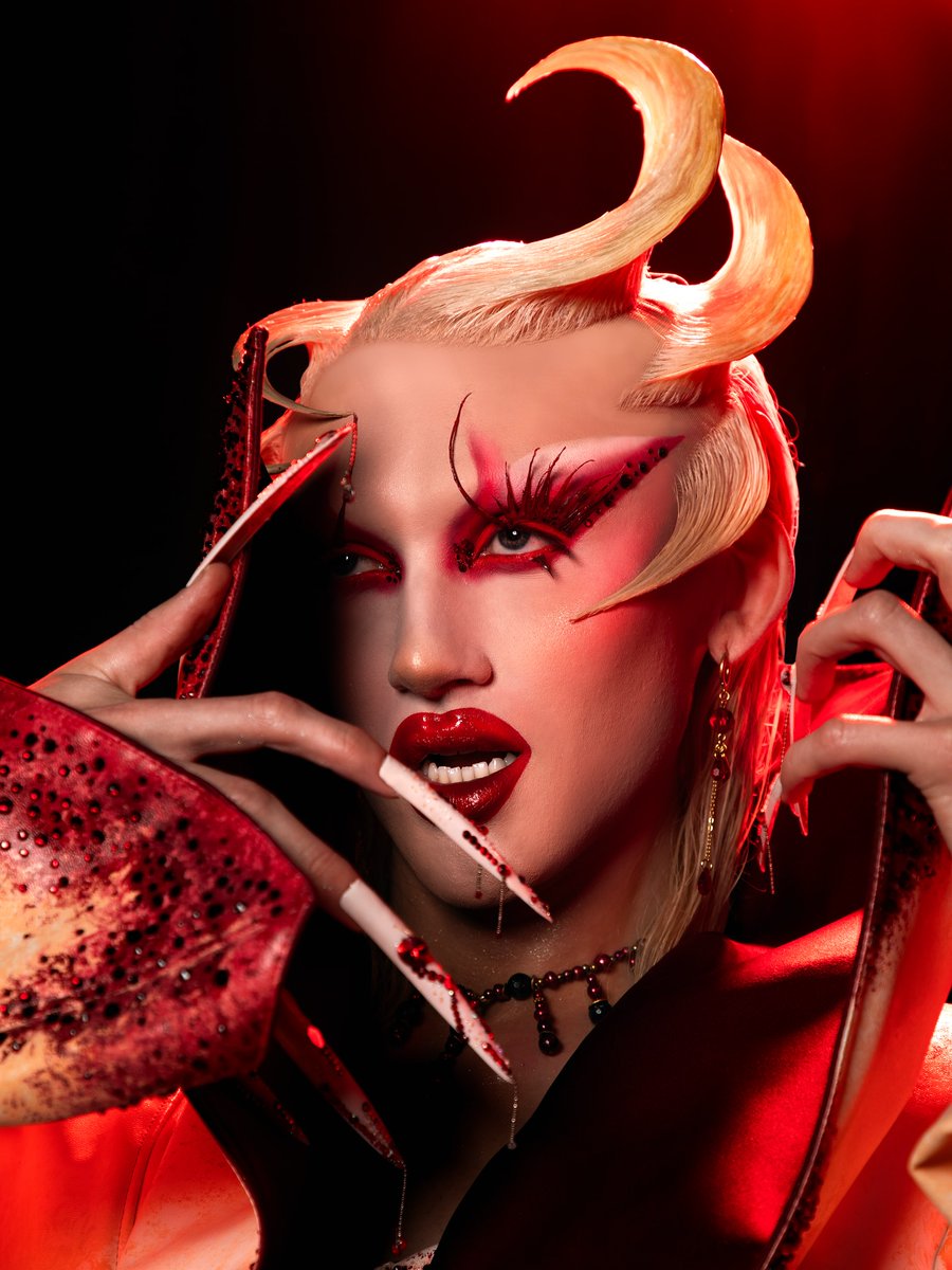 DragBasee's tweet image. Kyran Thrax stuns in her Winner Step-Down look for Drag Race UK season 7.

#DragRaceUK