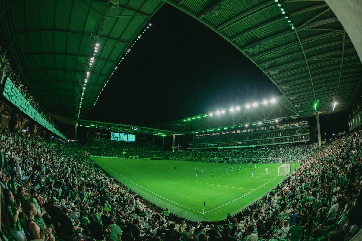 AustinFC's tweet image. Grateful for our city and the VERDE family. 💚🖤

Happy Thanksgiving, ATX.