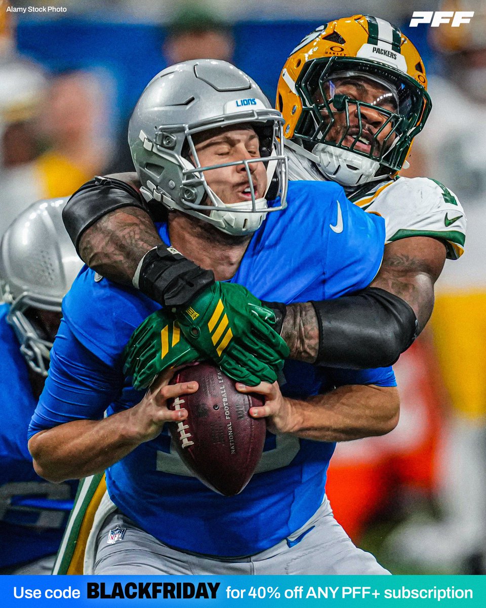 PFF's tweet image. Micah Parsons FEASTED on Thanksgiving

🍗 2.5 sacks
🍗 6 pressures
🍗 29.6% pass rush win rate