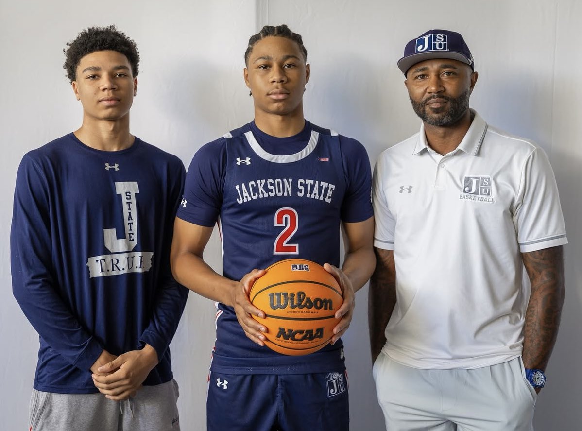 Mason Williams is committed to play for his dad, NBA Champion &amp; All-Star Mo Williams, at Jackson State 🔥👀 <a href="/MaseWill5/">Mason Williams</a> <a href="/mowilliams/">Mo Williams</a> 

He’ll also be suiting up alongside his brother Mike. Family ties. 🤞🤞 <a href="/GoJSUTigersMBB/">Jackson State Men's Basketball</a>
