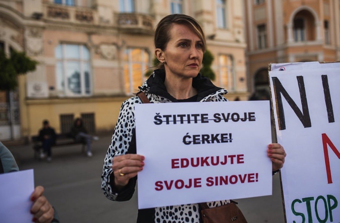 Statistika kaže da je u poslednjih 14 godina ubijeno je više od 430 žena. 

U poslednjih godinu dana ubijeno je njih 14, a 6 žena je prethodno prijavilo nasilje.
Njih tri više od jedanput. 

Osam ubistava počinili su sadašnji ili bivši partneri, a četiri - sinovi.

#un_women