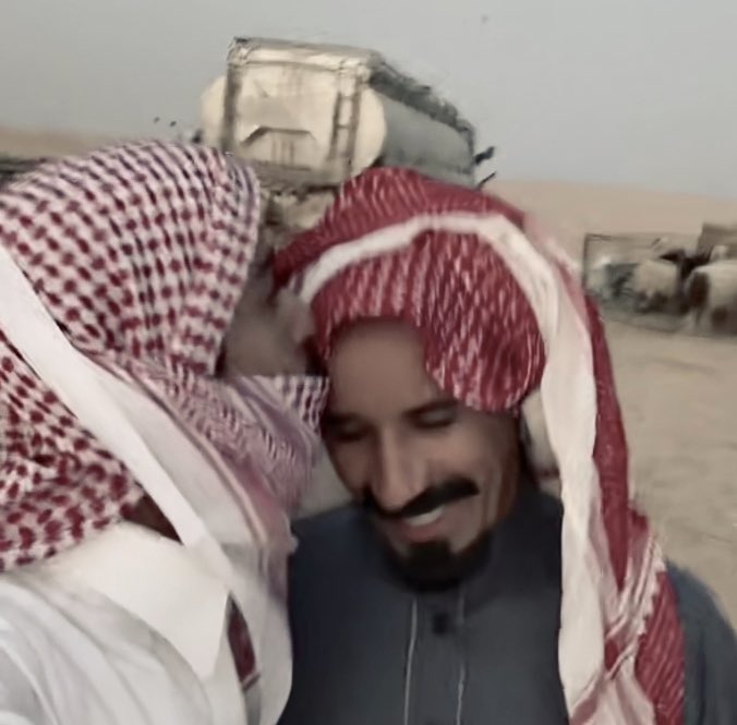 كن لسان حاله يقول  :

يا أبوي لو الأيام تشبه وجهَك الطيّب 
يمدي الأحلام جت قبل..أتمنّاها 🤍✨
#رايد_الشيباني