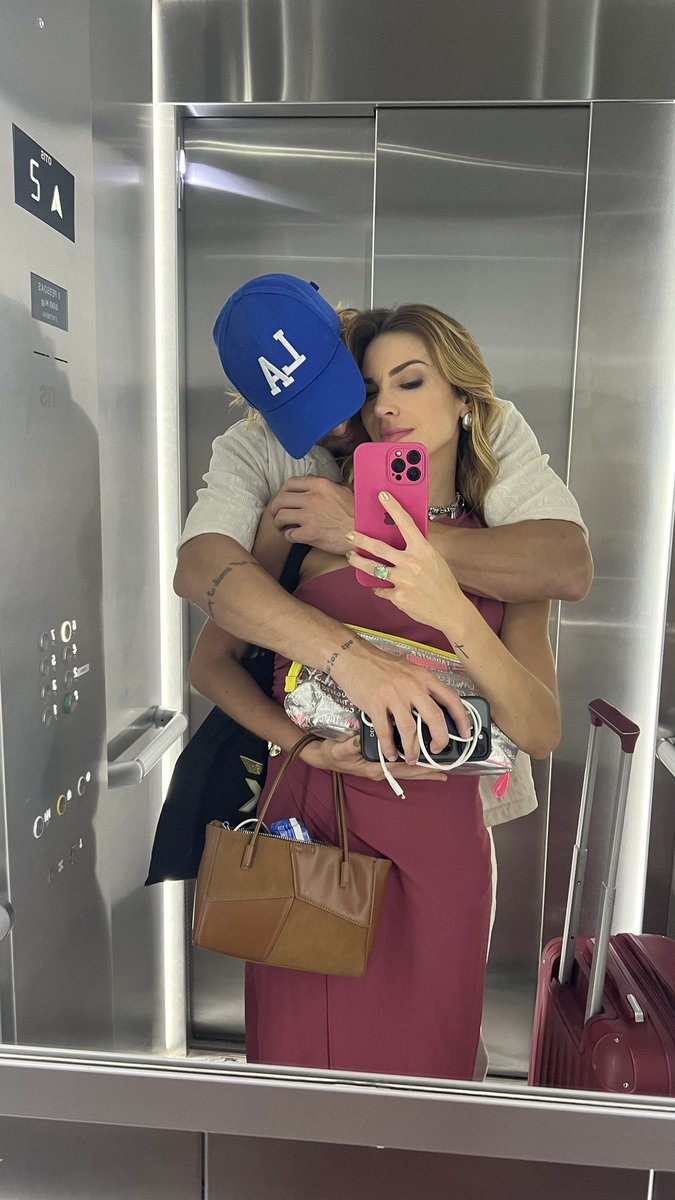 Mas cheguei assim, cheia de carinho 💅🏼