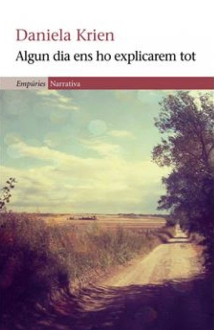 AdrianaLlonga's tweet image. &quot;Tot això és massa. No paro de voltar a les palpentes, veient massa camins o sense veure&apos;n cap.&quot; 
📚 Algun dia ens ho eplicarem tot, de Daniela Krien. Dubtes de joventut en ple procés de reunificació alemanya, en un món rural per transformar. 

#llibres
#lectures
#llibresALLC