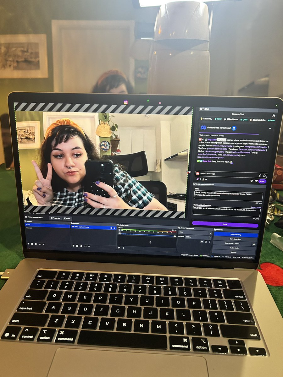 Estamos ao vivo acompanhando a live de #BlackFriday da <a href="/nuuvem/">Nuuvem.com</a> 😎

#BlacknaNuuvem