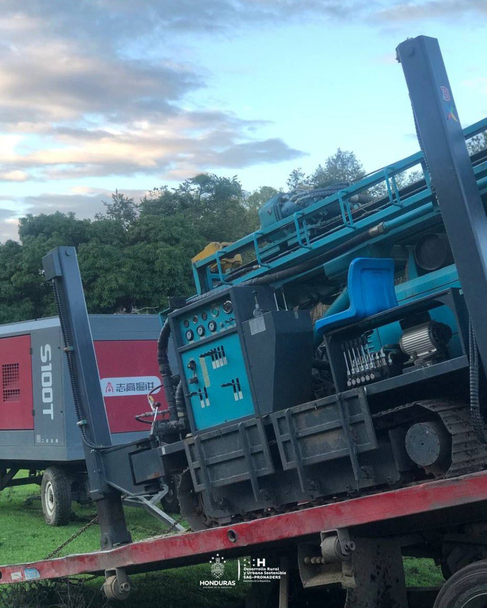 pronaders_hn's tweet image. 🔴#PRONADERS inicia trabajos de perforación en Las Crucitas. 

🚜💧Con la llegada de la maquinaria de #PRONADERS, inicia el proceso para dotar de un pozo que beneficiará a toda la comunidad con acceso seguro al agua. Un paso más hacia el desarrollo rural.

📍Juticalpa, Olancho