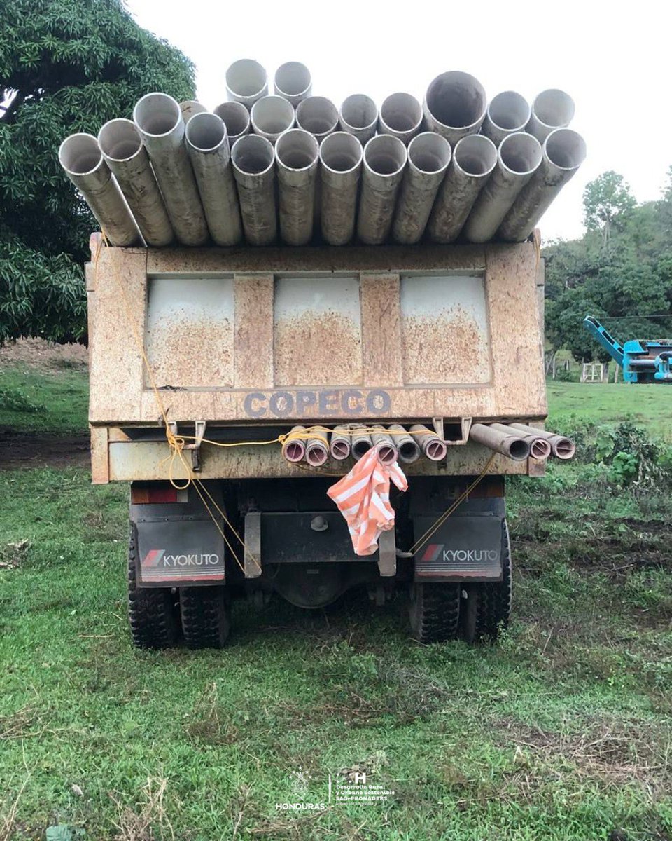 pronaders_hn's tweet image. 🔴#PRONADERS inicia trabajos de perforación en Las Crucitas. 

🚜💧Con la llegada de la maquinaria de #PRONADERS, inicia el proceso para dotar de un pozo que beneficiará a toda la comunidad con acceso seguro al agua. Un paso más hacia el desarrollo rural.

📍Juticalpa, Olancho