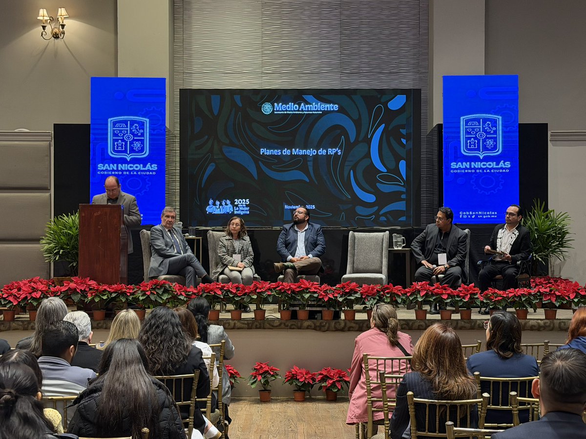 MendietaRivera's tweet image. ♻️🔥 Representando a SLP en @ICLEImx desde San Nicolás.
Por instrucción del alcalde @EF_Galindo, llevamos la visión de residuos y circularidad de una ciudad más amable con el planeta. 🌍💙
SLP en la conversación global. 🚀✨

#SanLuisAmable