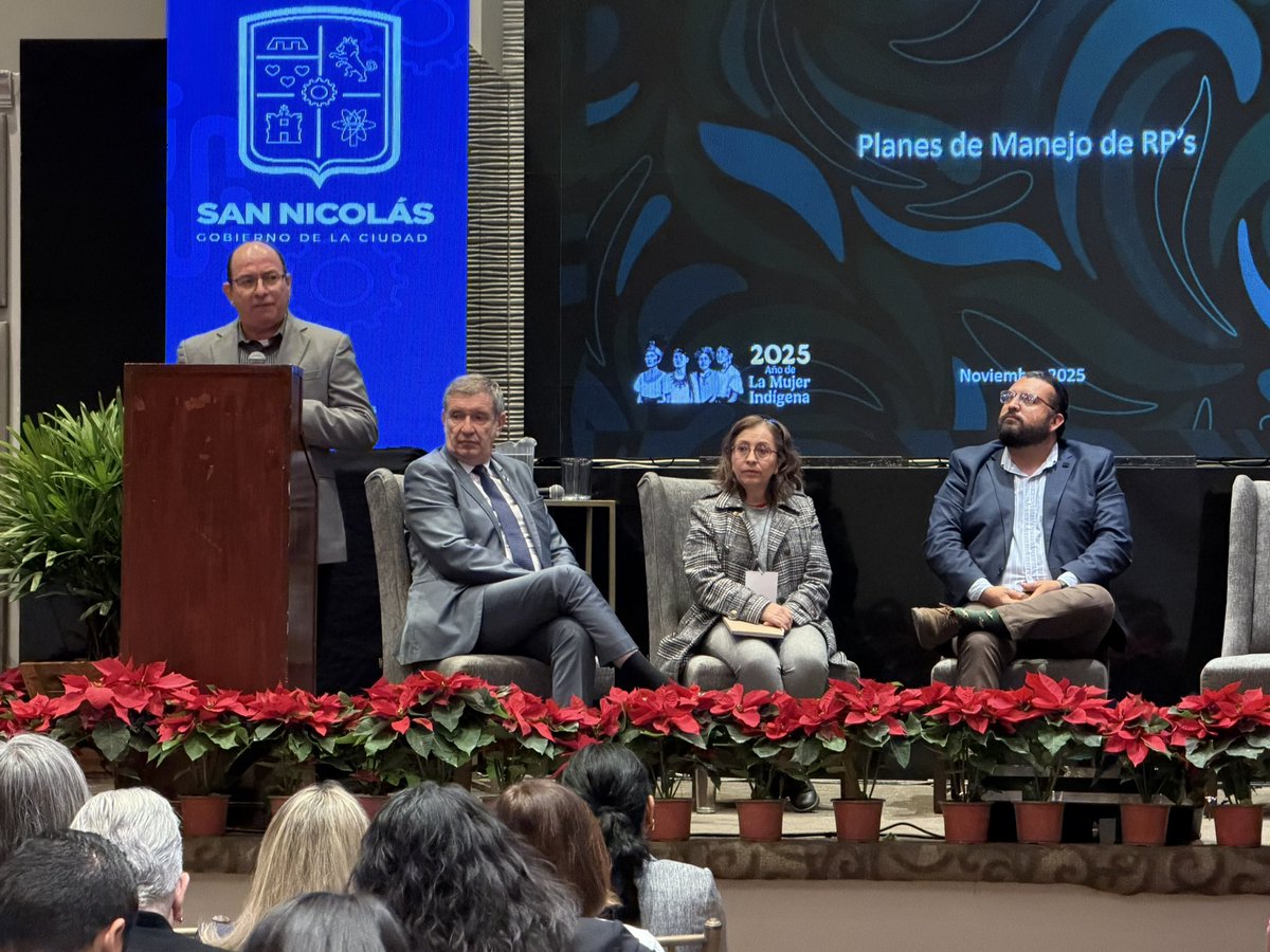 MendietaRivera's tweet image. ♻️🔥 Representando a SLP en @ICLEImx desde San Nicolás.
Por instrucción del alcalde @EF_Galindo, llevamos la visión de residuos y circularidad de una ciudad más amable con el planeta. 🌍💙
SLP en la conversación global. 🚀✨

#SanLuisAmable